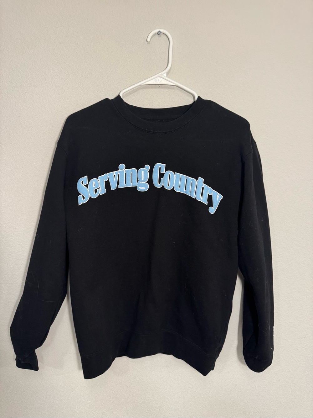 Serving Country Black Crewneck Sweatshirt Young Gravy
